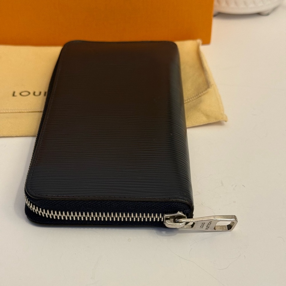 Louis Vuitton Navy Blue Epi Leather Zip Around Wallet - Picture 10 of 14